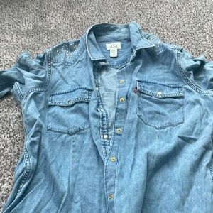Levi’s long sleeves jean shirt